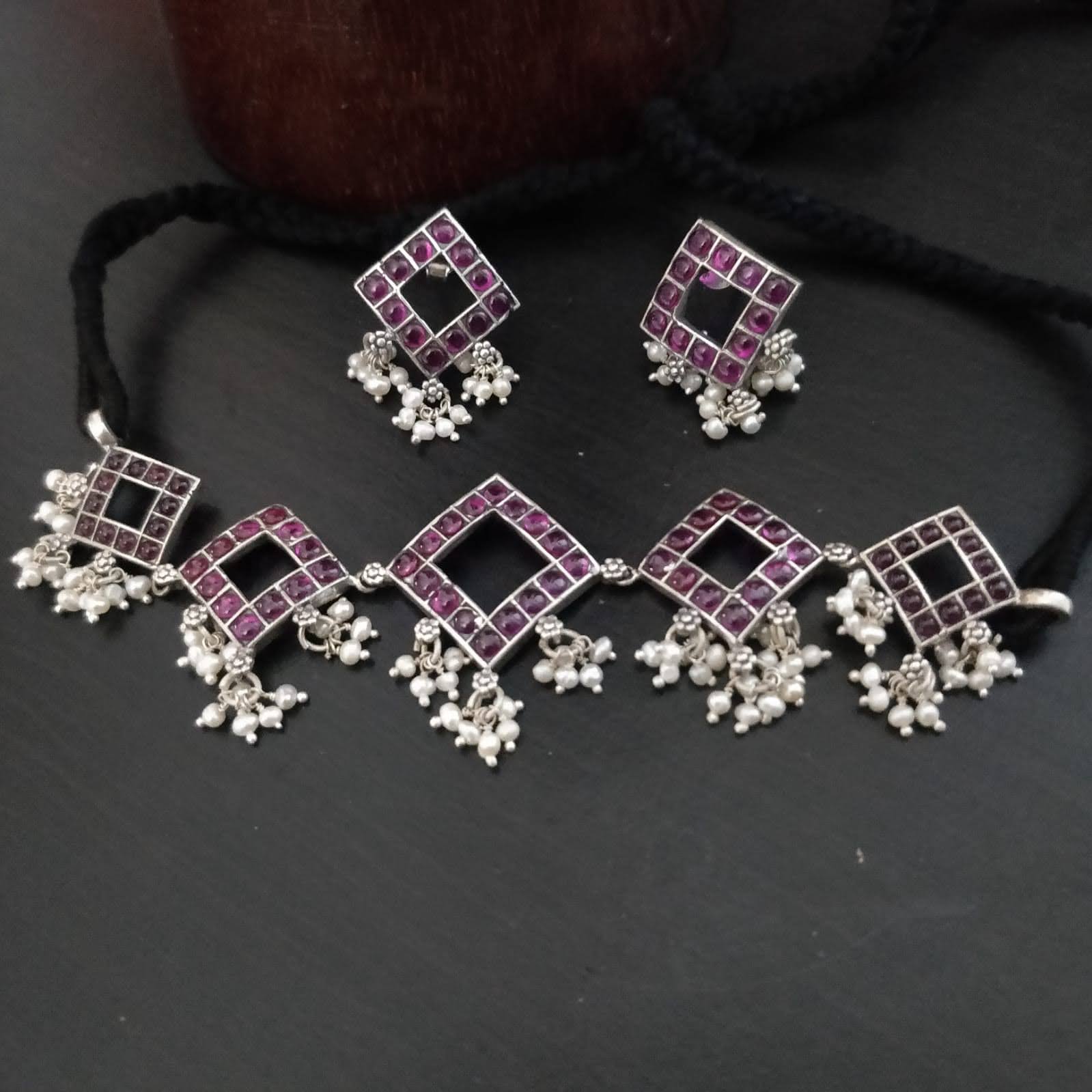 Choker 18