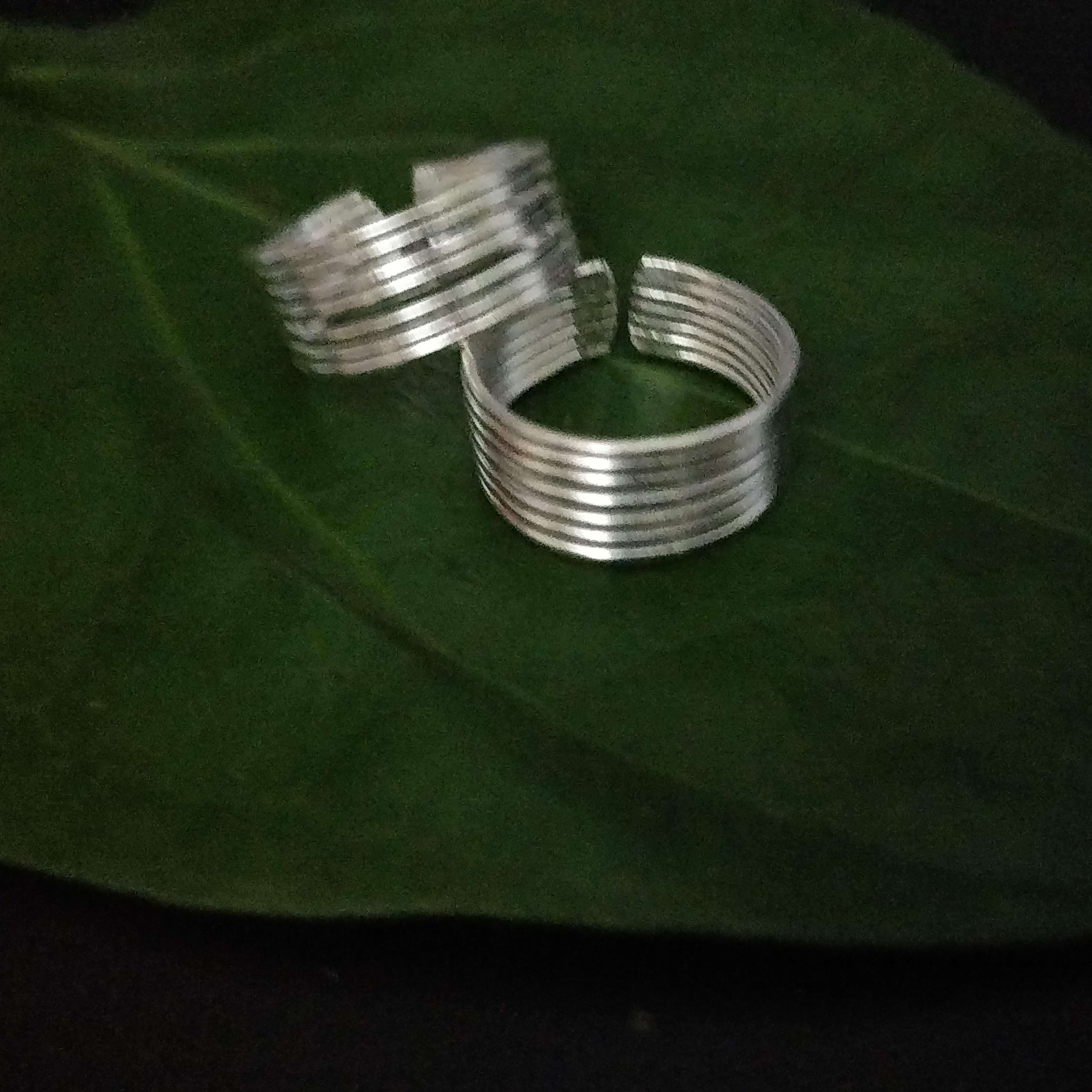 Toe ring 2