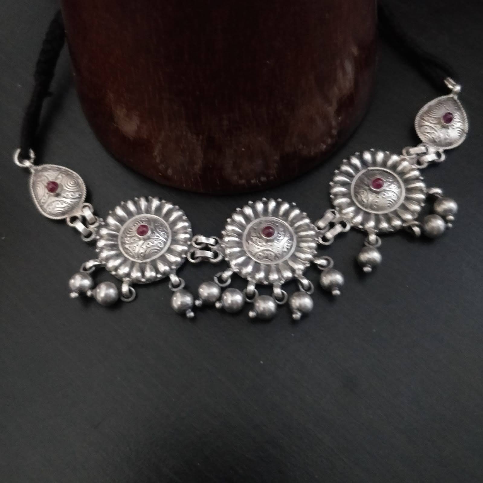 Choker 13